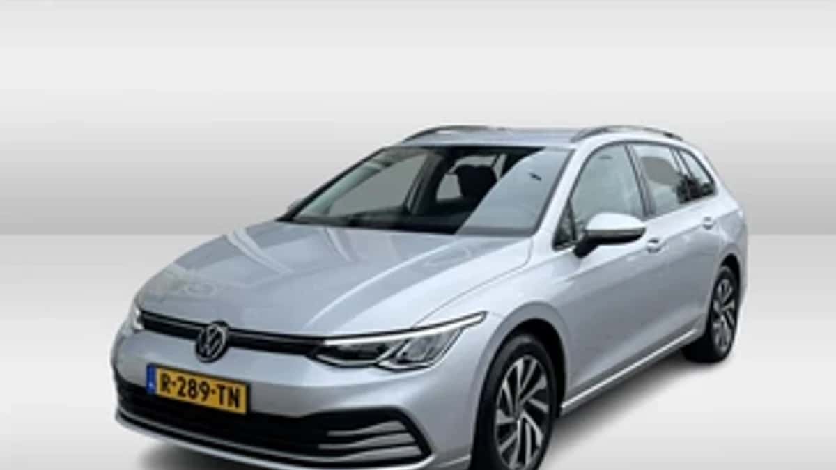 Volkswagen Golf (2021) — foto 1
