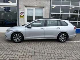 Volkswagen Golf (2021) thumbnail 2