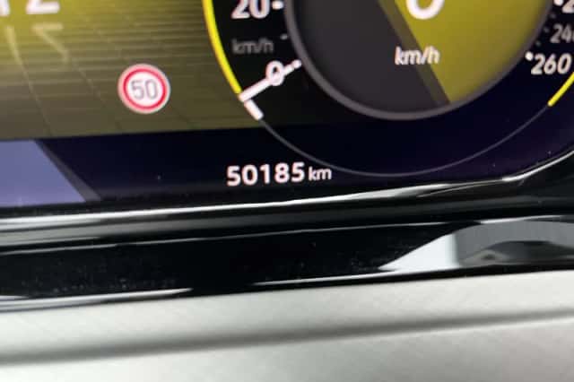 Volkswagen Golf (2021) thumbnail 6