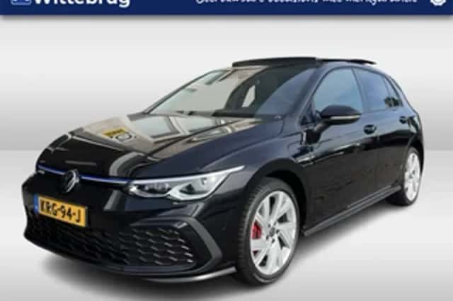 Volkswagen Golf (2022) thumbnail 1