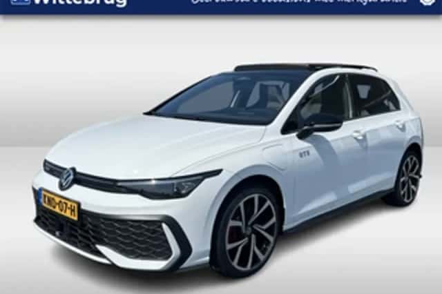 Volkswagen Golf (2025) thumbnail 1