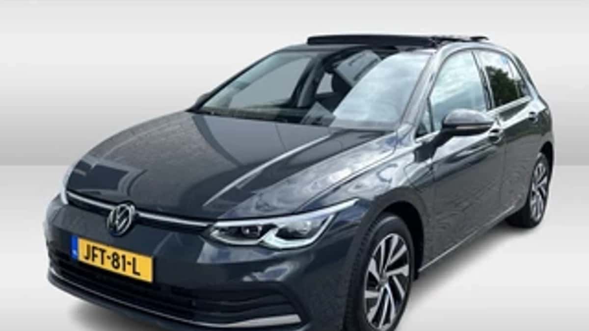 Volkswagen Golf (2022) — foto 1