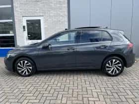 Volkswagen Golf (2022) thumbnail 2