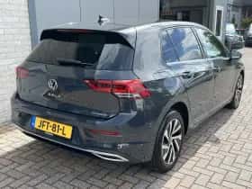 Volkswagen Golf (2022) thumbnail 36