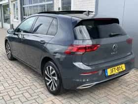 Volkswagen Golf (2022) thumbnail 5