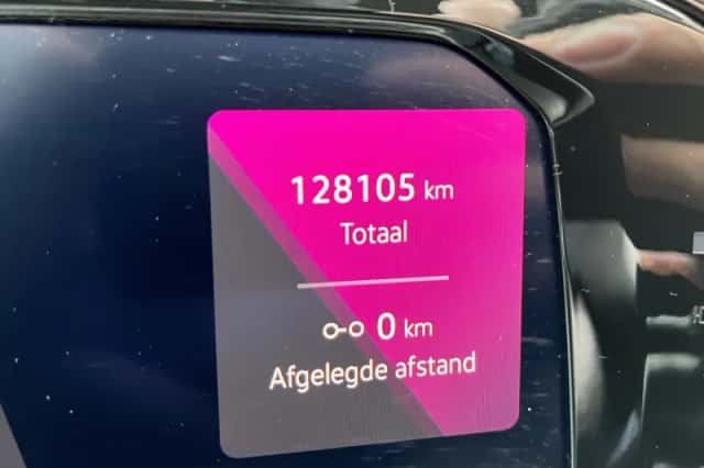 Volkswagen Golf (2022) thumbnail 6