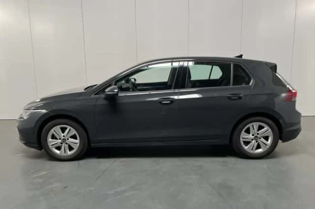 Volkswagen Golf (2022) thumbnail 2