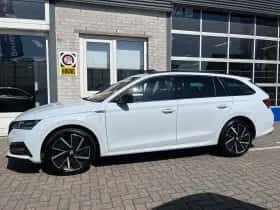 Škoda Octavia (2022) thumbnail 2