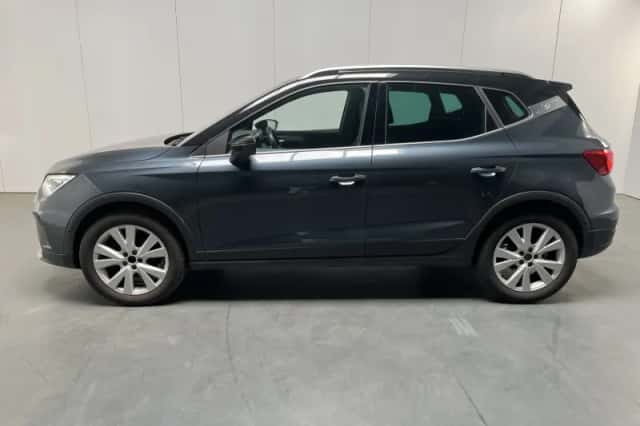SEAT Arona (2023) thumbnail 2