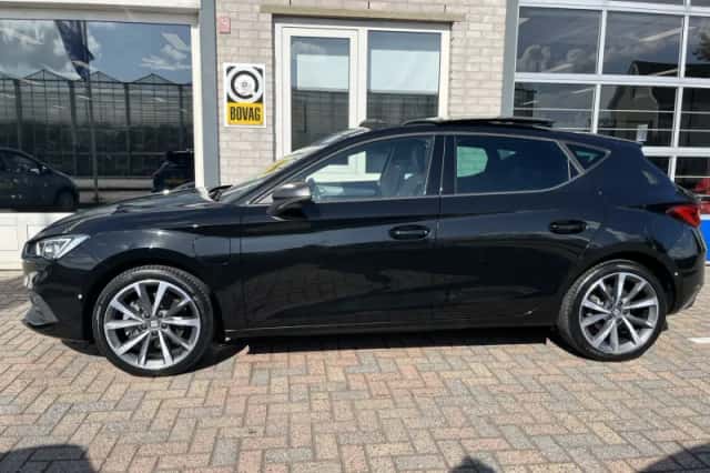 SEAT Leon (2021) thumbnail 2
