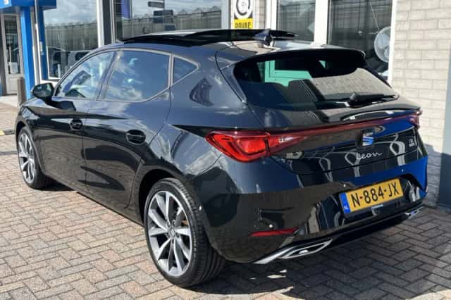 SEAT Leon (2021) thumbnail 5