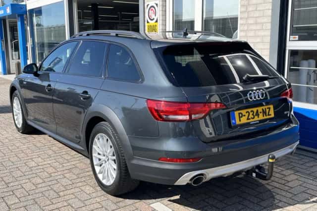 Audi A4 (2019) thumbnail 5