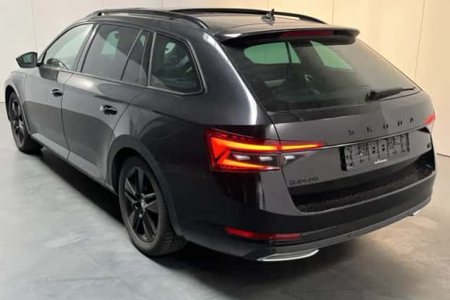 Škoda Superb (2023) thumbnail 5
