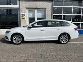 Škoda Octavia (2021) thumbnail 2
