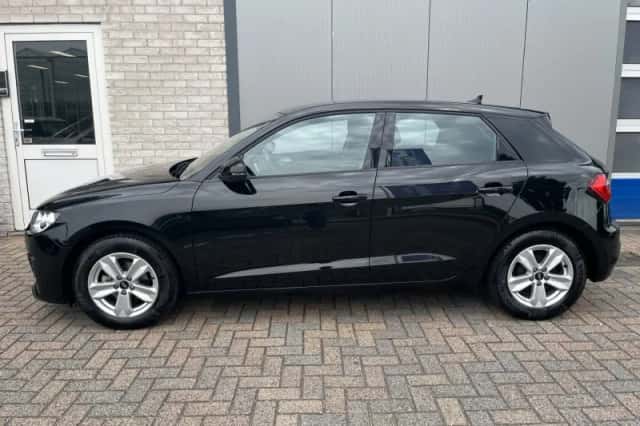 Audi A1 (2022) thumbnail 2