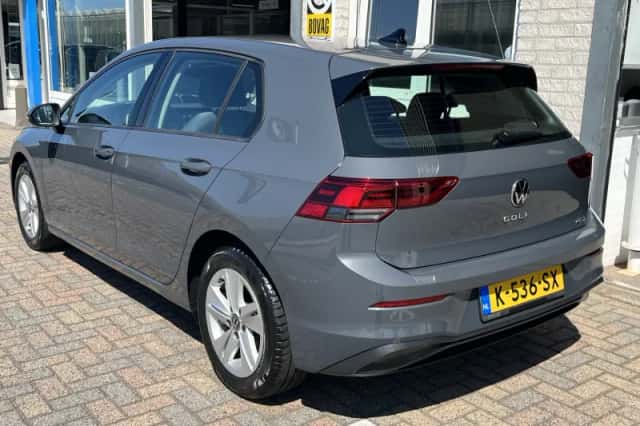 Volkswagen Golf (2021) thumbnail 5