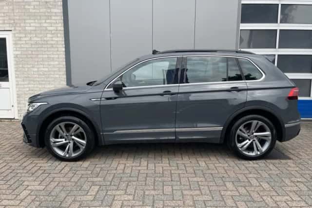 Volkswagen Tiguan (2024) thumbnail 2
