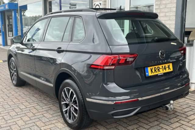 Volkswagen Tiguan (2022) thumbnail 5