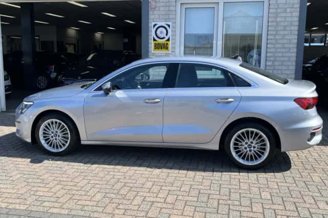 Audi A3 (2021) thumbnail 2