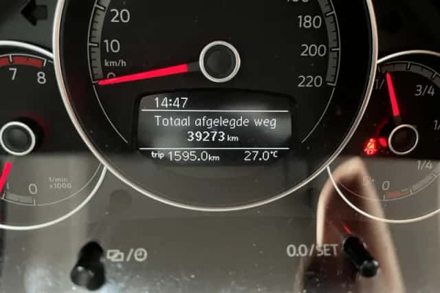 Volkswagen Up! (2023) thumbnail 6