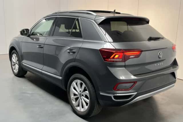 Volkswagen T-Roc (2024) thumbnail 5