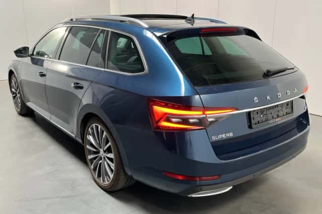 Škoda Superb (2023) thumbnail 5