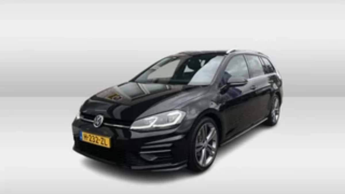 Volkswagen Golf (2020) — foto 1
