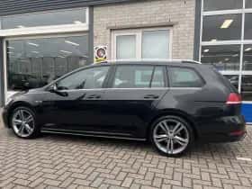 Volkswagen Golf (2020) thumbnail 2