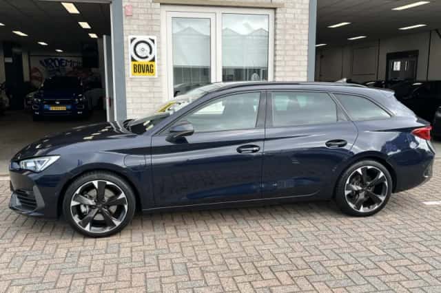CUPRA Leon Sportstourer (2023) thumbnail 2