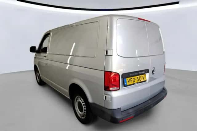 Volkswagen Transporter (2020) thumbnail 2
