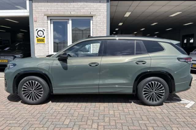Volkswagen Tayron (2025) thumbnail 2