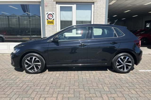 Volkswagen Polo (2022) thumbnail 2