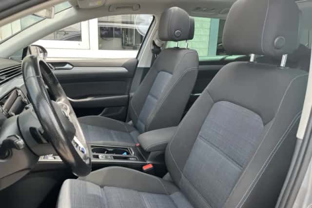Volkswagen Passat (2020) thumbnail 6