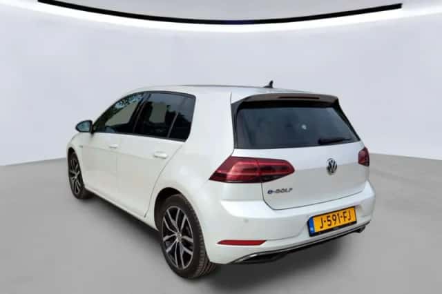 Volkswagen E-Golf (2020) thumbnail 2