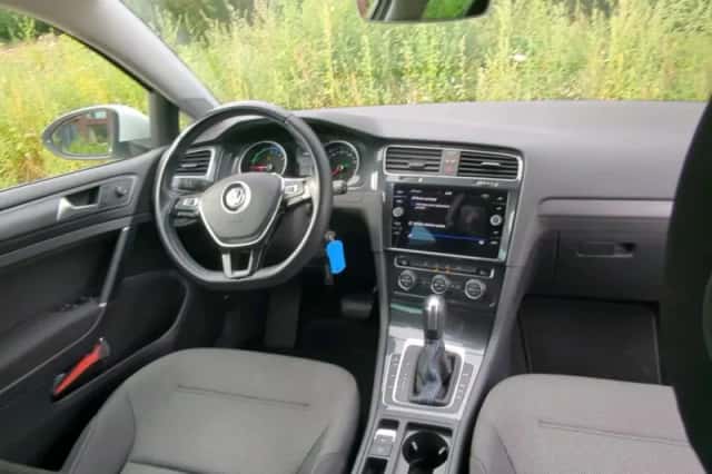 Volkswagen E-Golf (2020) thumbnail 5