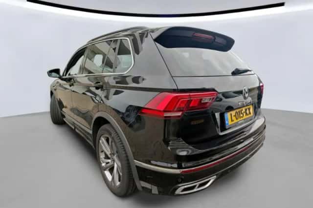 Volkswagen Tiguan (2021) thumbnail 2
