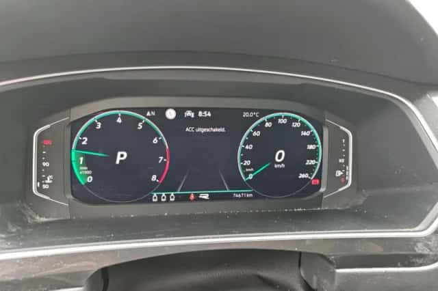 Volkswagen Tiguan (2021) thumbnail 5