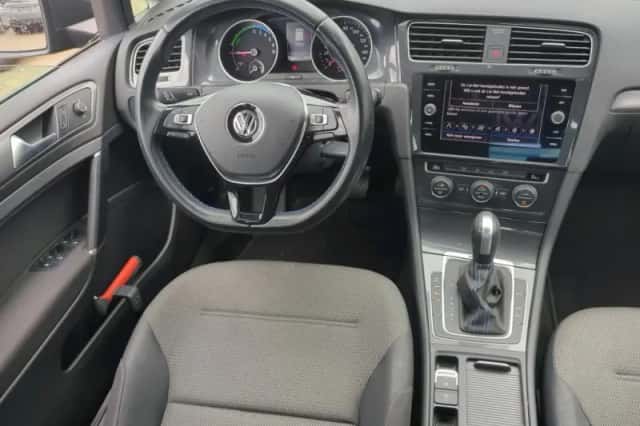 Volkswagen E-Golf (2020) thumbnail 5
