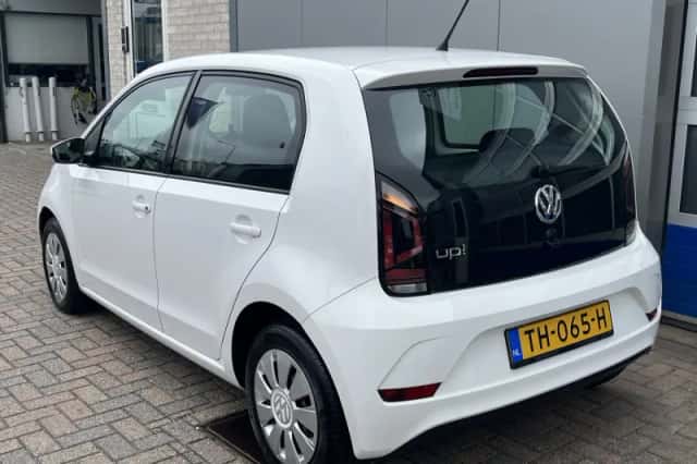 Volkswagen Up! (2018) thumbnail 5