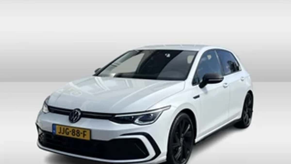Volkswagen Golf (2022) — foto 1