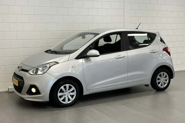 Hyundai i10 (2017) thumbnail 3