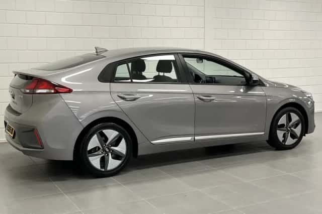 Hyundai Ioniq (2021) thumbnail 4