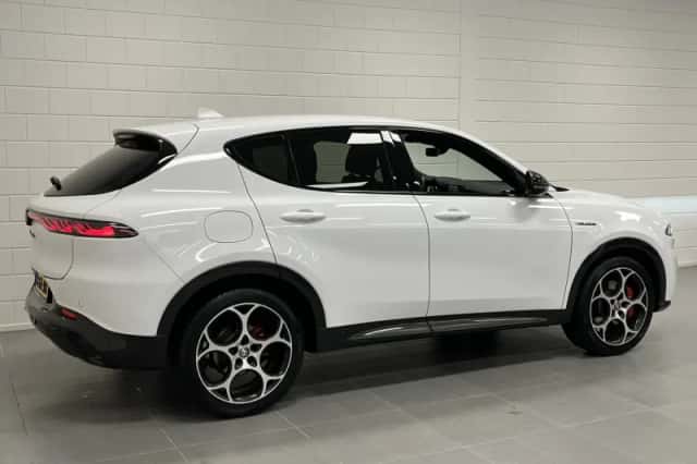 Alfa Romeo Tonale (2023) thumbnail 4