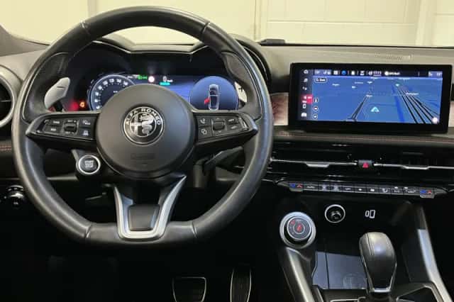 Alfa Romeo Tonale (2023) thumbnail 5