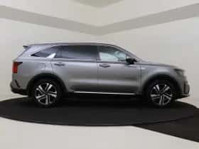 Kia Sorento (2023) thumbnail 4