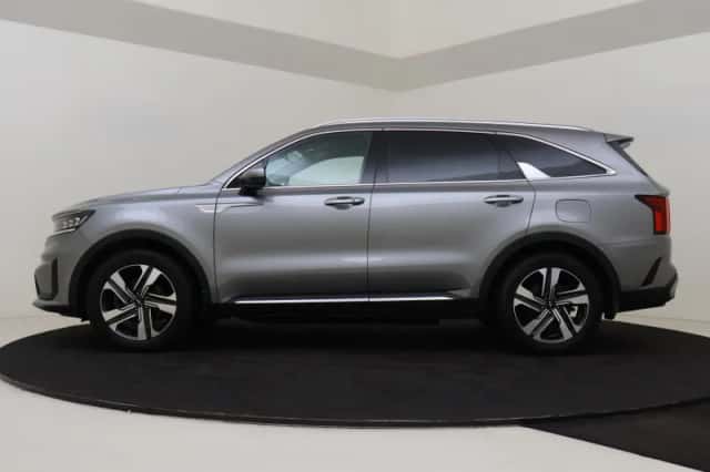 Kia Sorento (2023) thumbnail 5