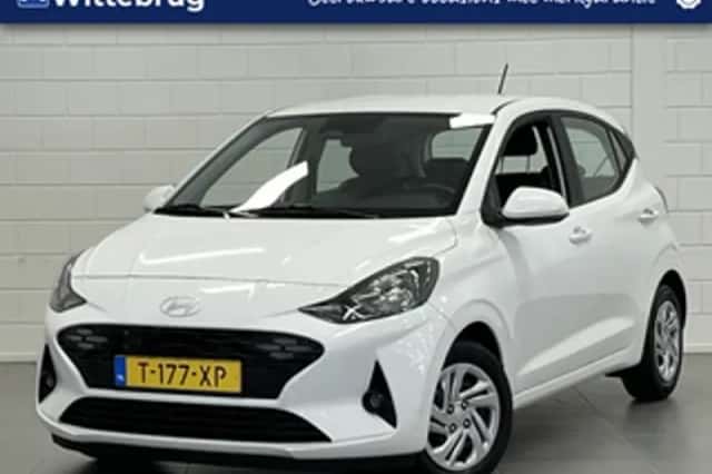 Hyundai i10 (2023) thumbnail 1