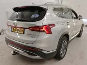 Hyundai Santa Fe (2023) thumbnail 3