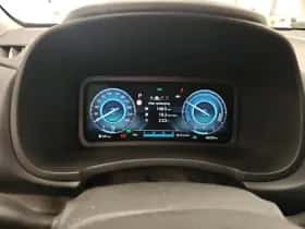 Hyundai Santa Fe (2023) thumbnail 5
