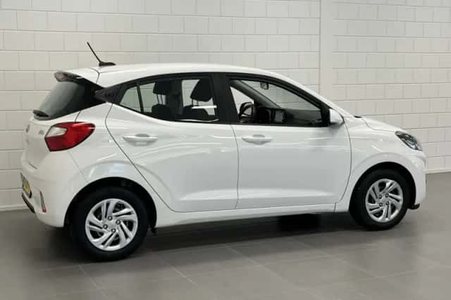 Hyundai i10 (2022) thumbnail 4